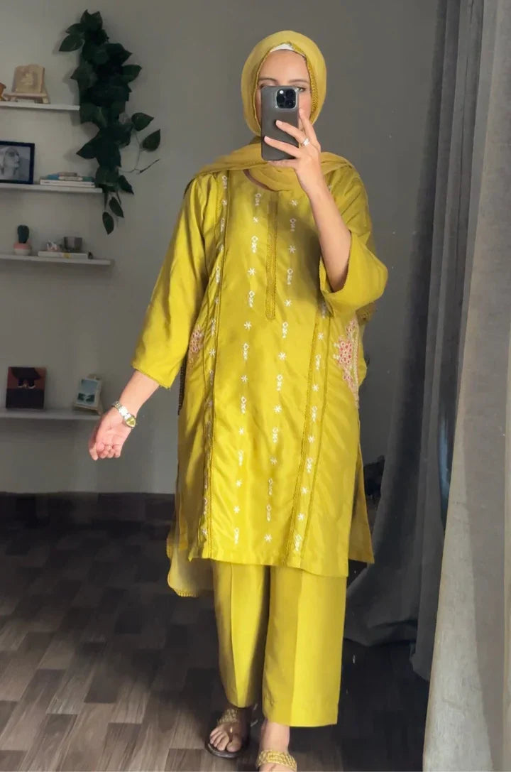 AYRA Embroided 2pc stitched