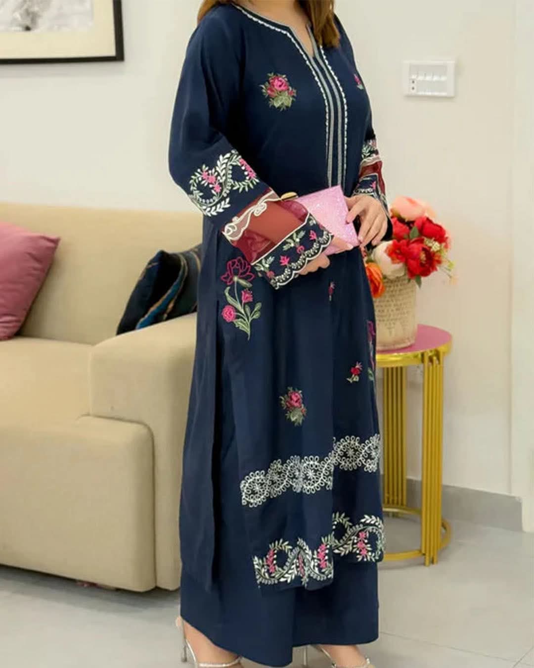 Blue Grace Embroidery  2pc