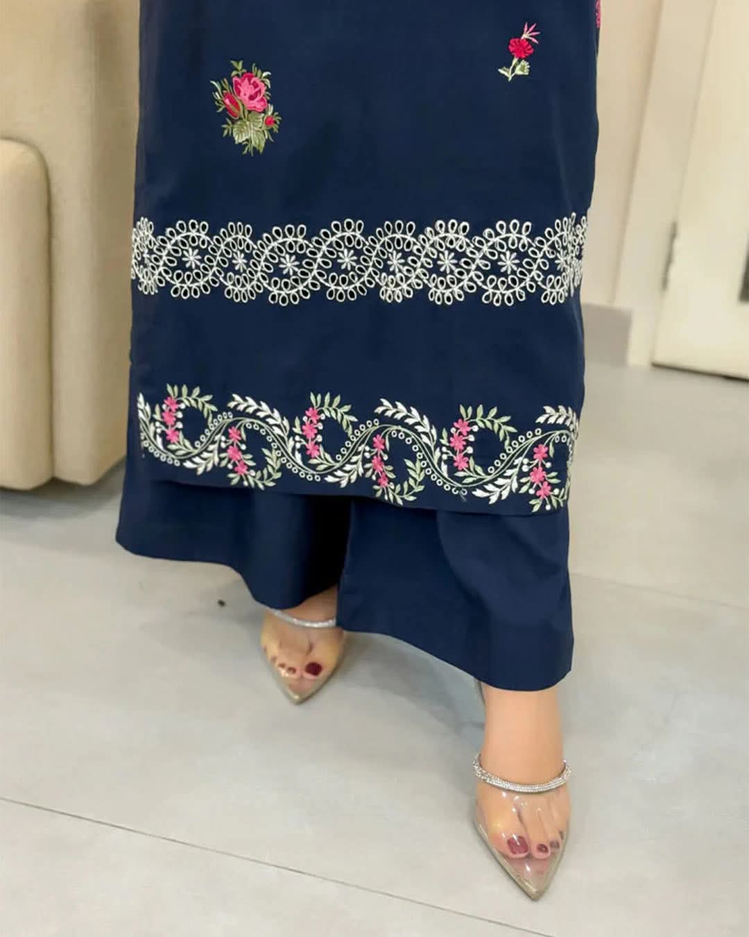 Blue Grace Embroidery  2pc